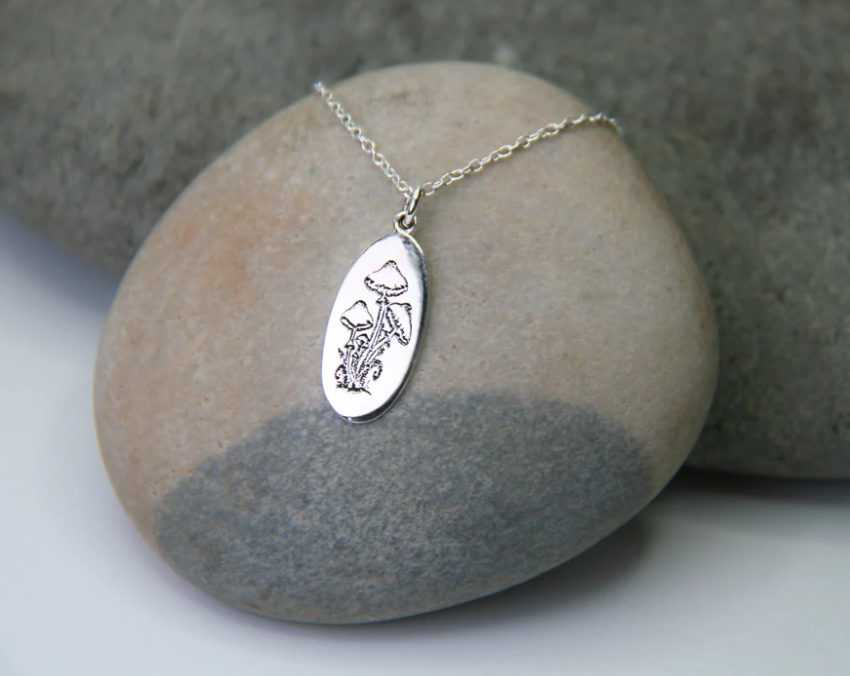 Heart And Lotus Silver Oval Wonderment Necklace